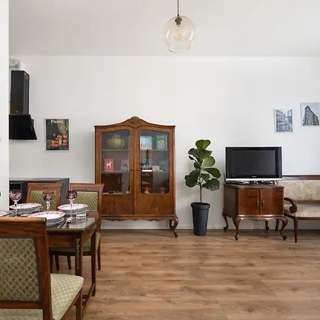 Vintage With One Bedroom In By Renters Apartment *